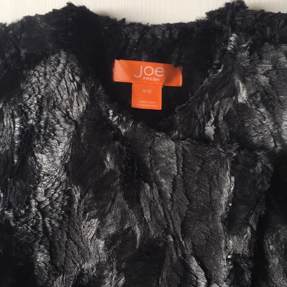 Joe fresh Faux fur black vest - Picture 2 of 3